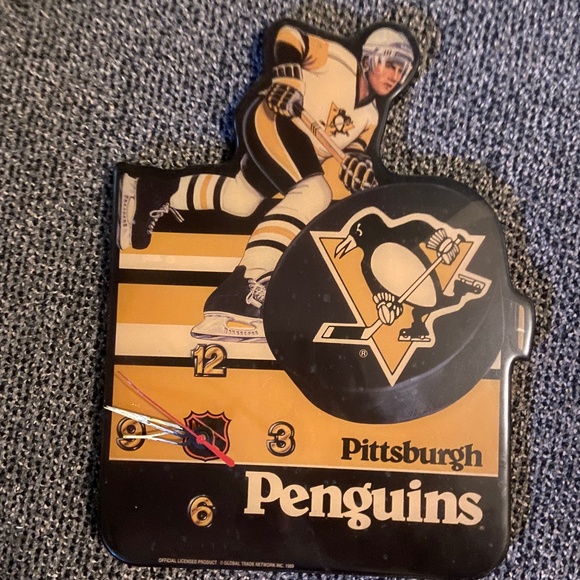 Vintage (1989) Pittsburg Penguins Clock - Picture 1 of 1